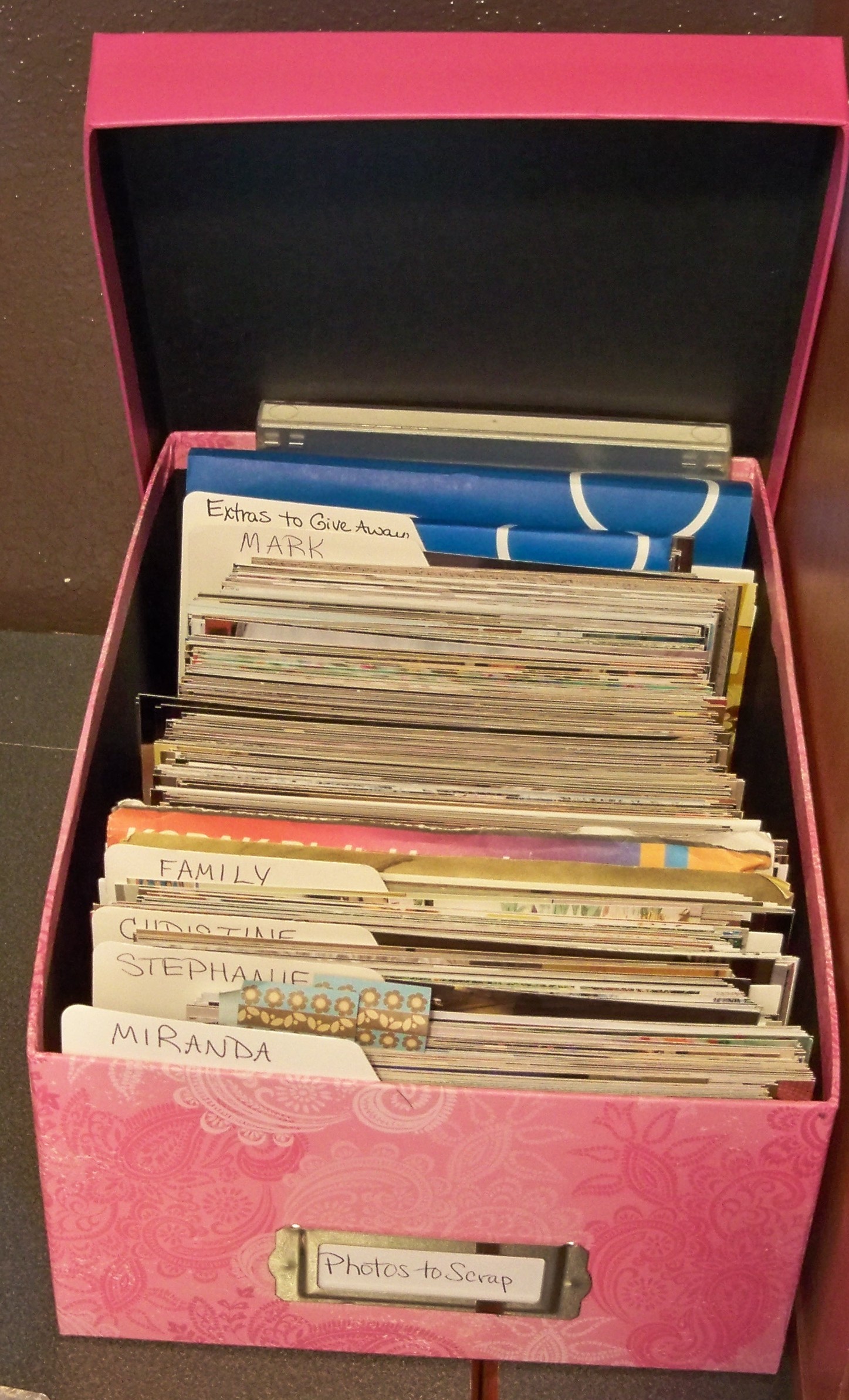 Organizing photos and scrapbook layouts